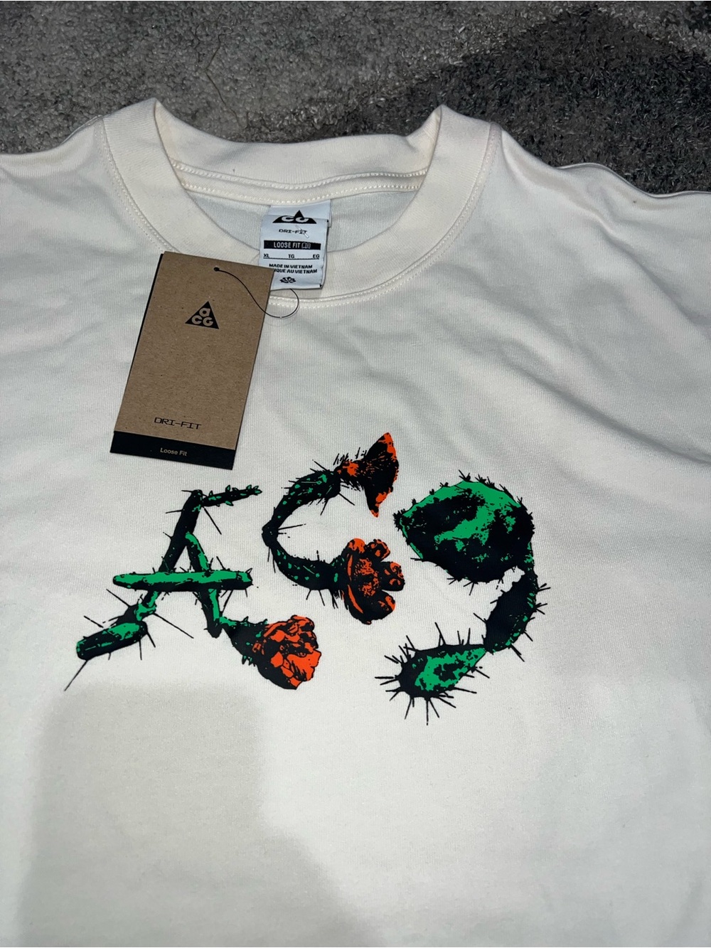 ACG White Tee with Green & Orange Cactus Graphic size XL NWT
